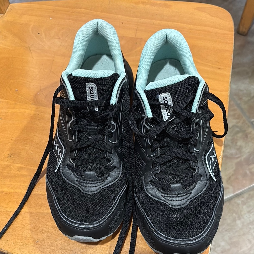 Saucony Black and Light Green Running Shoes - Picture 2 of 15